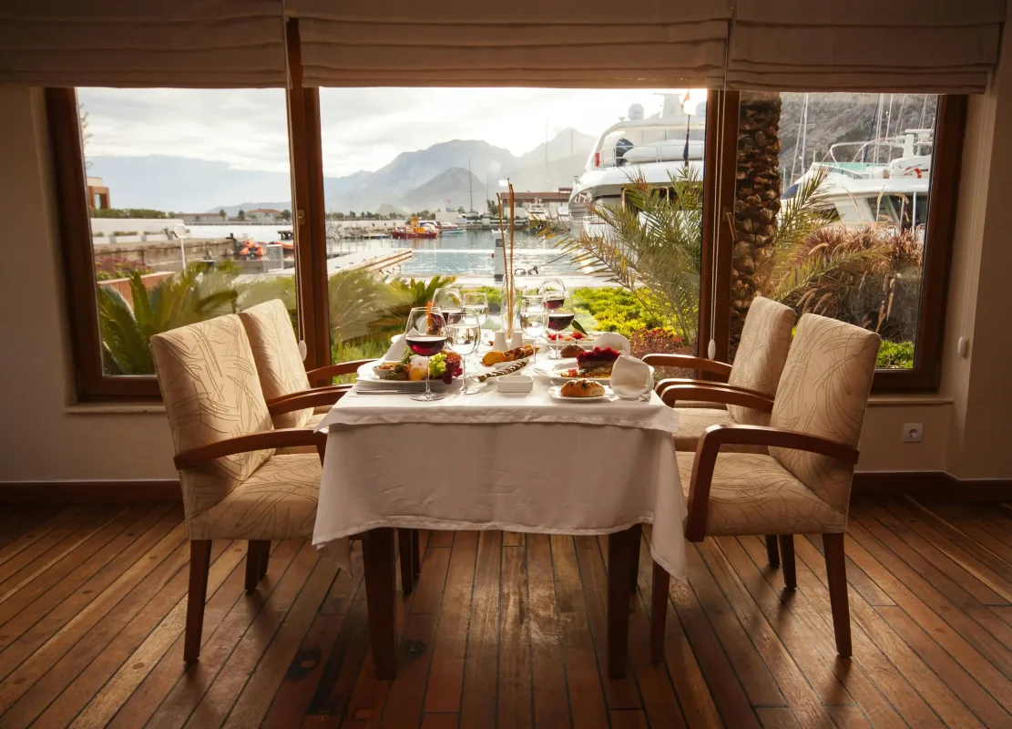 really nice dinning room furniture 