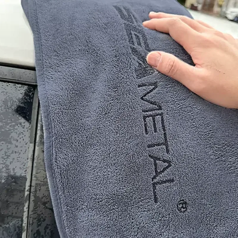 Long-lasting microfiber towel for cars