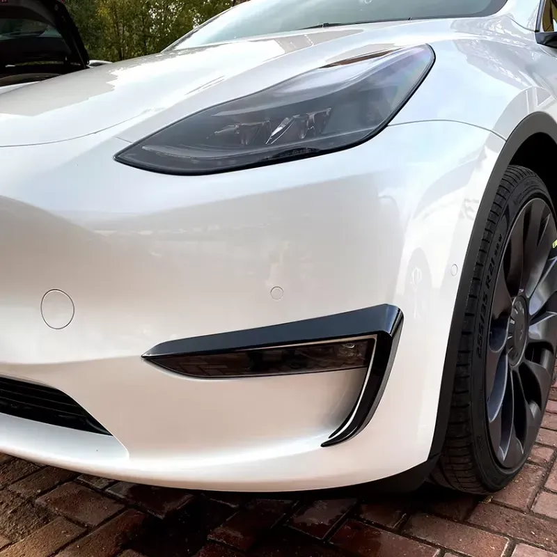 Tesla 3Y bumper blade in glossy black