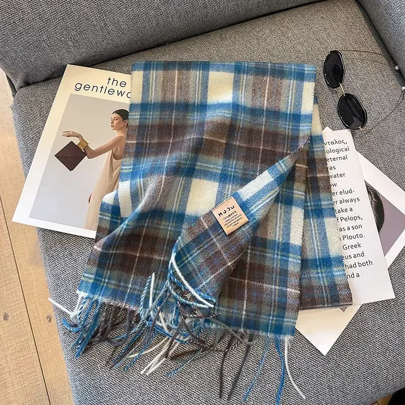 Wool scarf for women and men in tartan plaid pattern, perfect for winter