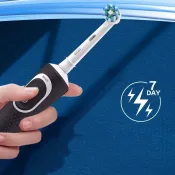Oral B Vitality 100 Electric Toothbrush with brush head